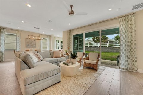 House in Lady Lake, Florida 2 bedrooms, 168.34 sq.m. № 1580316 - photo 24
