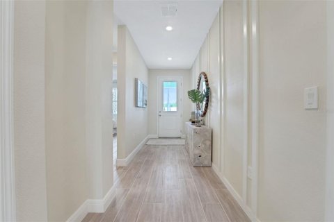 House in Lady Lake, Florida 2 bedrooms, 168.34 sq.m. № 1580316 - photo 11