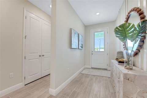 House in Lady Lake, Florida 2 bedrooms, 168.34 sq.m. № 1580316 - photo 9