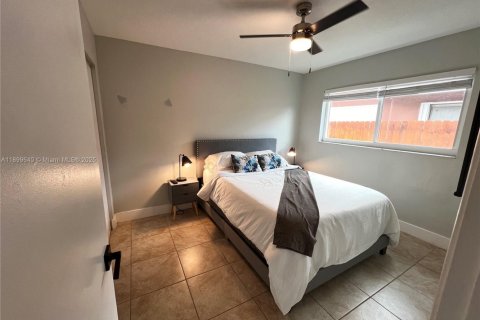 Снять в аренду виллу или дом в Дания-Бич, Флорида 2 спальни, 74.79м2, № 1950892 - фото 5