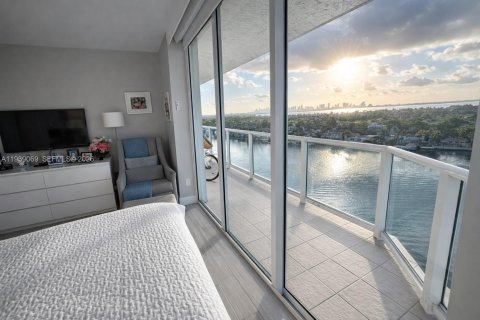 Condo in Miami Beach, Florida, 2 bedrooms  № 1996538 - photo 26
