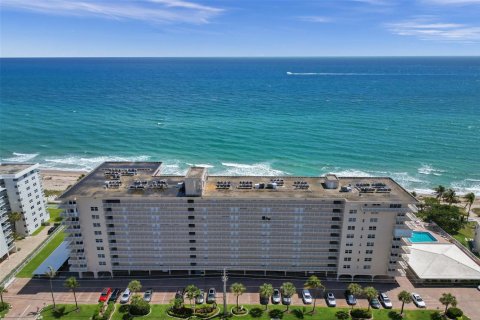 Condominio en Hillsboro Beach, Florida, 2 dormitorios  № 2084602