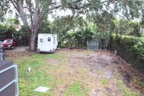 Immobilier commercial à vendre à Miami, Floride № 1942596 - photo 22