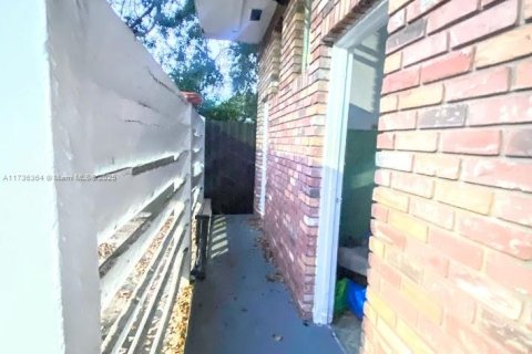 Immobilier commercial à vendre à Miami, Floride № 1942596 - photo 14