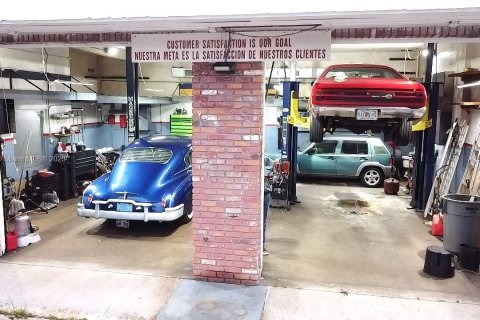 Immobilier commercial à vendre à Miami, Floride № 1942596 - photo 11