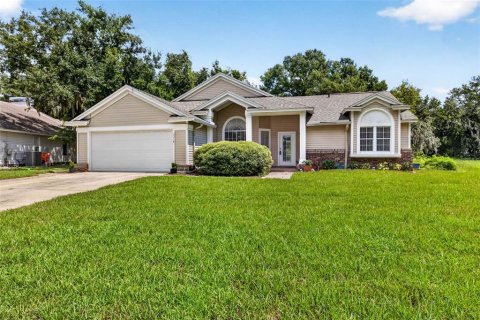 House in Plant City, Florida 3 bedrooms, 168.25 sq.m. № 2350030 - photo 2