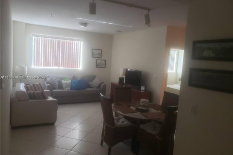 Copropriété à louer à Miami, Floride: 1 chambre, 63.73 m2 № 2414780 - photo 2