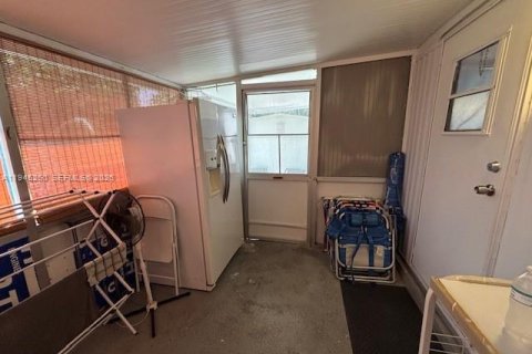 Apartment in Pembroke Park, Florida 2 bedrooms № 2002243 - photo 10