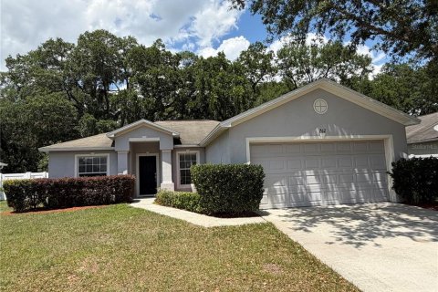 House in Auburndale, Florida 3 bedrooms, 130.53 sq.m. № 2093668