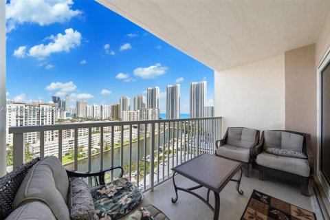 Condominio en venta en Sunny Isles Beach, Florida, 2 dormitorios, 125.42 m2 № 2008790 - foto 2