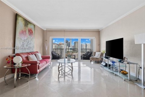 Condominio en venta en Sunny Isles Beach, Florida, 2 dormitorios, 125.42 m2 № 2008790 - foto 11