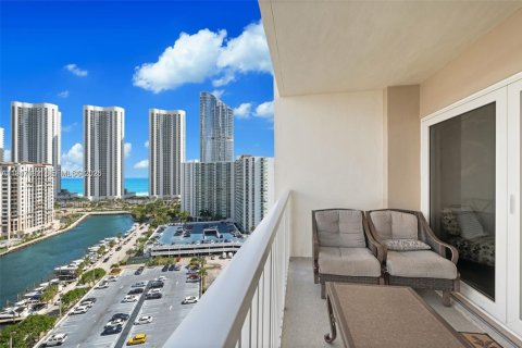 Condominio en venta en Sunny Isles Beach, Florida, 2 dormitorios, 125.42 m2 № 2008790 - foto 3