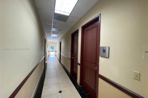 Oficina en alquiler en Weston, Florida № 1183677 - foto 1