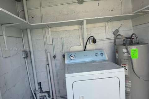 Снять в аренду таунхаус в Вест-Парк, Флорида 2 спальни, 71.35м2, № 2062960 - фото 15