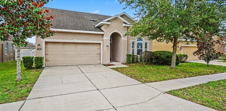 Villa ou maison à Wesley Chapel, Floride 4 chambres, 223.89 m2 № 2218822