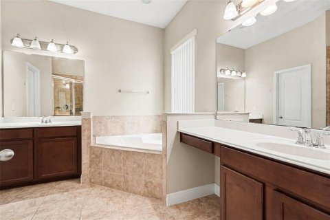 Villa ou maison à vendre à Wesley Chapel, Floride: 4 chambres, 223.89 m2 № 2218822 - photo 16