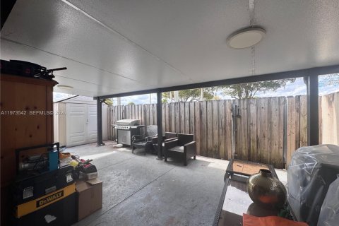 Adosado en alquiler en Miami, Florida, 3 dormitorios, 95.5 m2 № 2034079 - foto 13