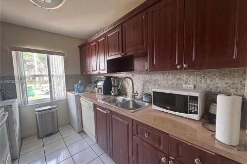 Adosado en alquiler en Miami, Florida, 3 dormitorios, 95.5 m2 № 2034079 - foto 5