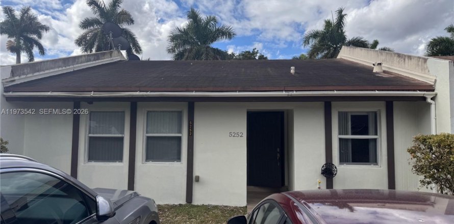 Adosado en Miami, Florida 3 dormitorios, 95.5 m2 № 2034079