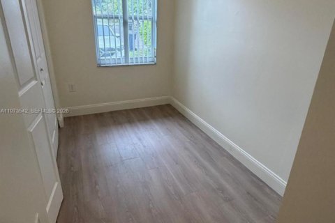 Adosado en alquiler en Miami, Florida, 3 dormitorios, 95.5 m2 № 2034079 - foto 17