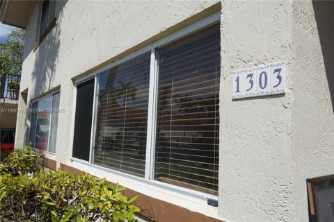 Condominio en Miami, Florida, 4 dormitorios  № 2153979