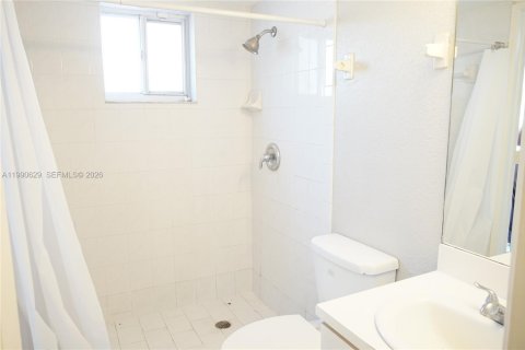 Condominio en venta en Miami, Florida, 4 dormitorios № 2153979 - foto 25