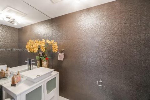 Copropriété à vendre à Miami, Floride: 1 chambre, 70.05 m2 № 1977437 - photo 17