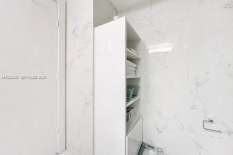 Copropriété à vendre à Miami, Floride: 1 chambre, 70.05 m2 № 1977437 - photo 16