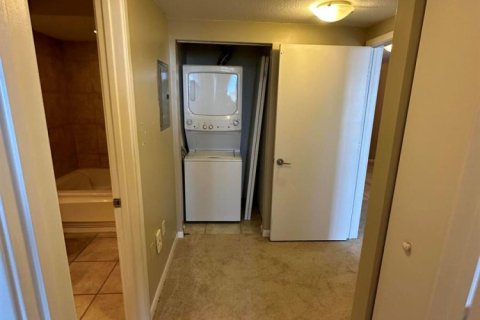 Снять в аренду кондоминиум в Уэст-Палм-Бич, Флорида 3 комнаты, 82.4м2, № 2265853 - фото 24