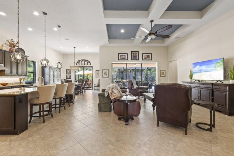 House in Palm City, Florida 3 bedrooms, 237.37 sq.m. № 2175478 - photo 18