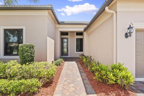House in Palm City, Florida 3 bedrooms, 237.37 sq.m. № 2175478 - photo 13