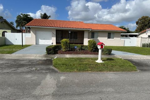 Снять в аренду виллу или дом в Майами, Флорида 3 спальни, 146.51м2, № 1977154 - фото 8