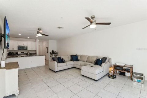 Touwnhouse à vendre à Sanford, Floride: 3 chambres, 146.32 m2 № 2434566 - photo 9