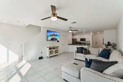 Touwnhouse à vendre à Sanford, Floride: 3 chambres, 146.32 m2 № 2434566 - photo 11