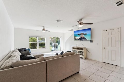Touwnhouse à vendre à Sanford, Floride: 3 chambres, 146.32 m2 № 2434566 - photo 13