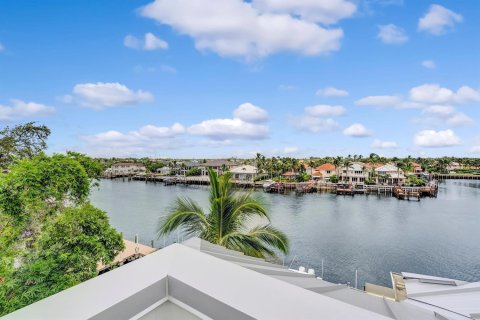 Condominio en alquiler en North Palm Beach, Florida, 3 dormitorios, 341.23 m2 № 724747 - foto 1