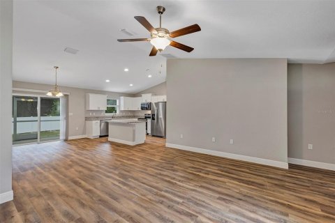 House in Dunnellon, Florida 3 bedrooms, 134.99 sq.m. № 1885165 - photo 6