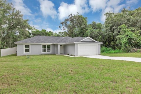 House in Dunnellon, Florida 3 bedrooms, 134.99 sq.m. № 1885165 - photo 1