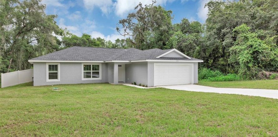 House in Dunnellon, Florida 3 bedrooms, 134.99 sq.m. № 1885165