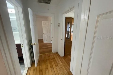 House in Clearwater, Florida 2 bedrooms, 83.61 sq.m. № 1904054 - photo 13