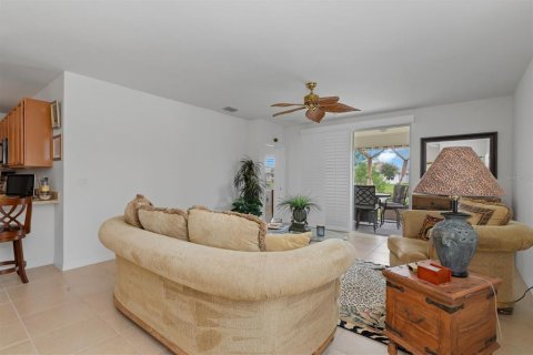 House in Punta Gorda, Florida 2 bedrooms, 140.28 sq.m. № 2091672 - photo 6
