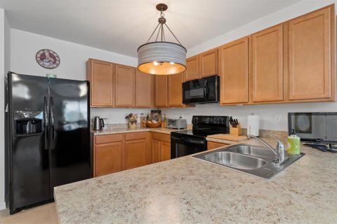 House in Punta Gorda, Florida 2 bedrooms, 140.28 sq.m. № 2091672 - photo 9