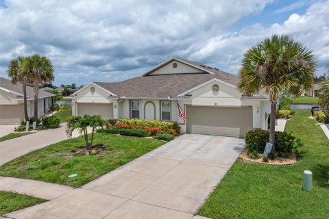 House in Punta Gorda, Florida 2 bedrooms, 140.28 sq.m. № 2091672 - photo 3