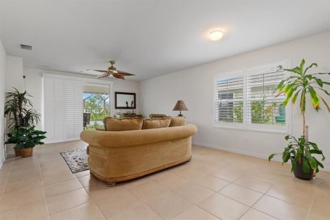 House in Punta Gorda, Florida 2 bedrooms, 140.28 sq.m. № 2091672 - photo 5