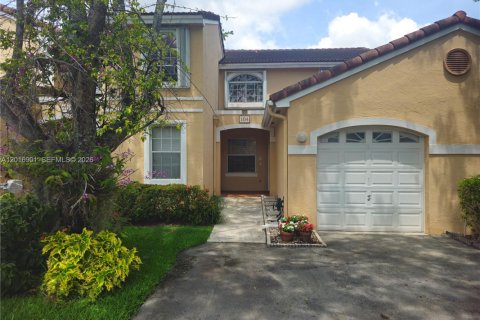Condo in Miami Lakes, Florida, 3 bedrooms № 2269693