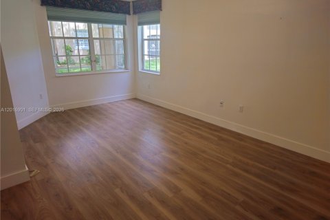 Condo in Miami Lakes, Florida, 3 bedrooms № 2269693 - photo 4