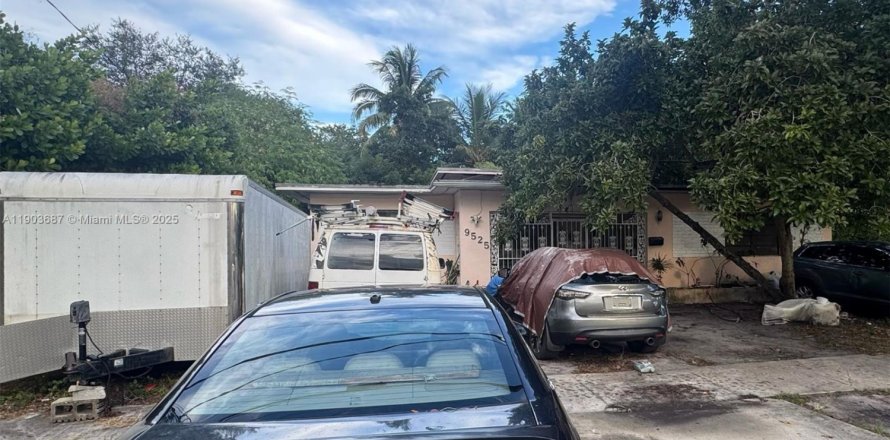 Villa ou maison à Miami Shores, Floride 4 chambres, 153.38 m2 № 1954307