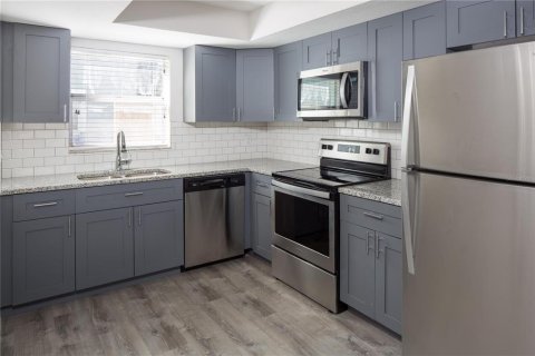 Appartement à louer à Tampa, Floride: 2 chambres, 71.53 m2 № 2434856 - photo 2