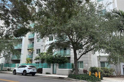Copropriété à louer à South Miami, Floride: 2 chambres, 93.83 m2 № 1971490 - photo 4