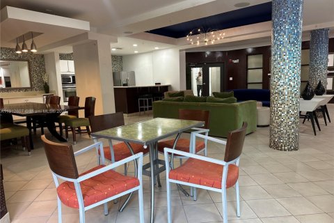 Copropriété à louer à South Miami, Floride: 2 chambres, 93.83 m2 № 1971490 - photo 24